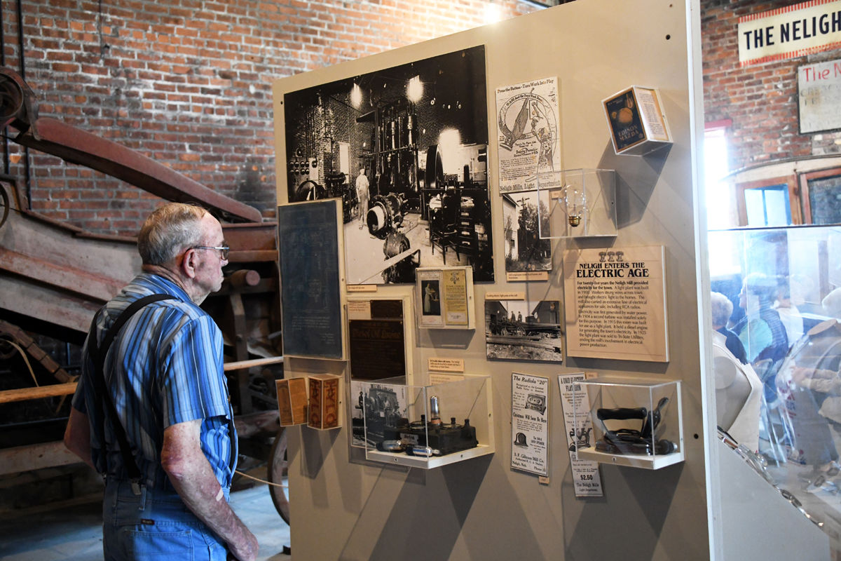 013 Glen Bower views the Neligh Mill display.JPG